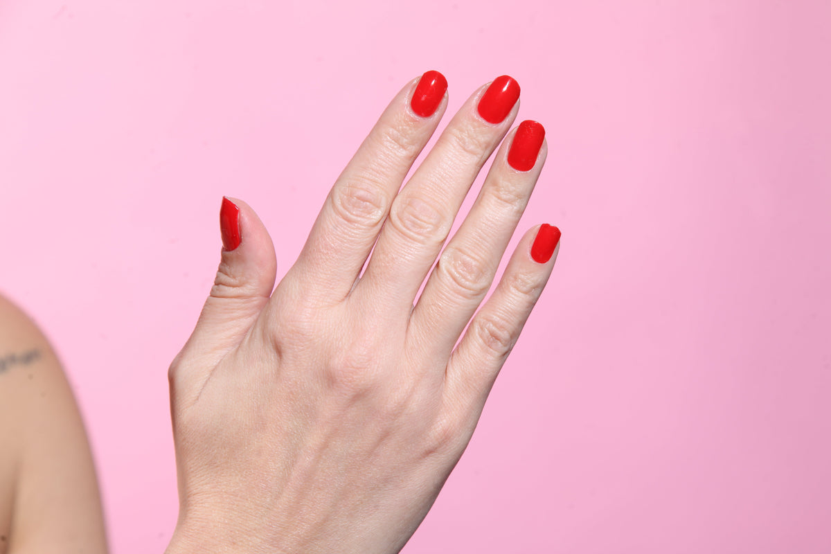 Manicure Express a casa in 15 minuti: perché scegliere le Strisce in gel Naila